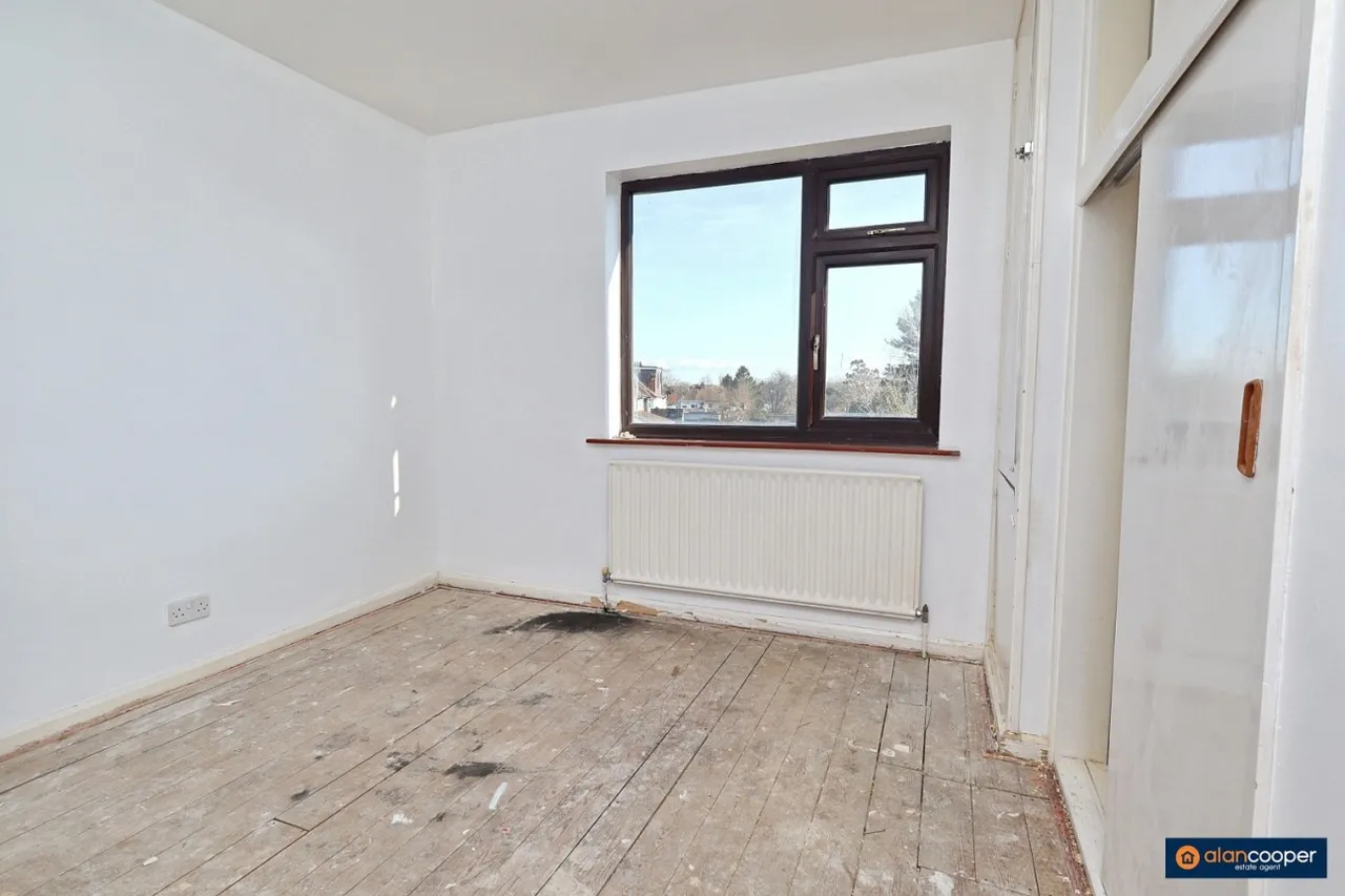 Oakdene Crescent, Weddington, CV10, photo 13