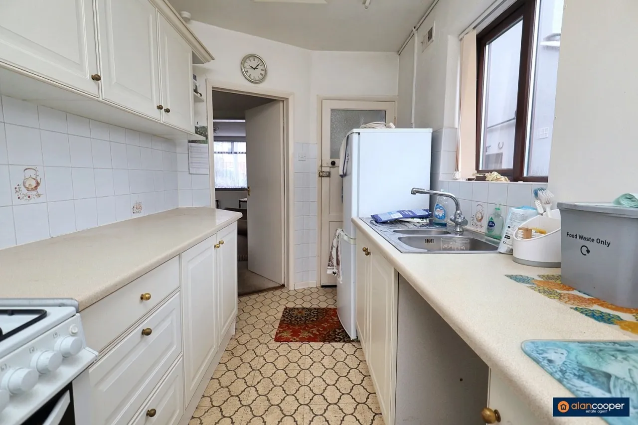 Oakdene Crescent, Weddington, CV10, photo 7
