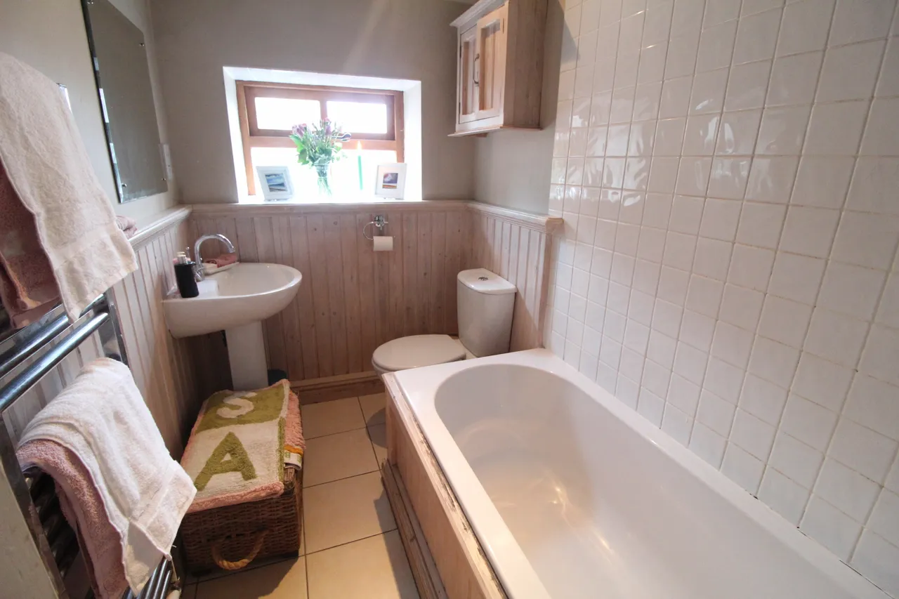 Moor End Road, Mellor, SK6, photo 9