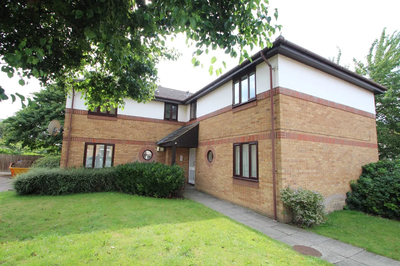 1 bed flat for sale — Chatsworth Road, Dartford, Kent, DA1