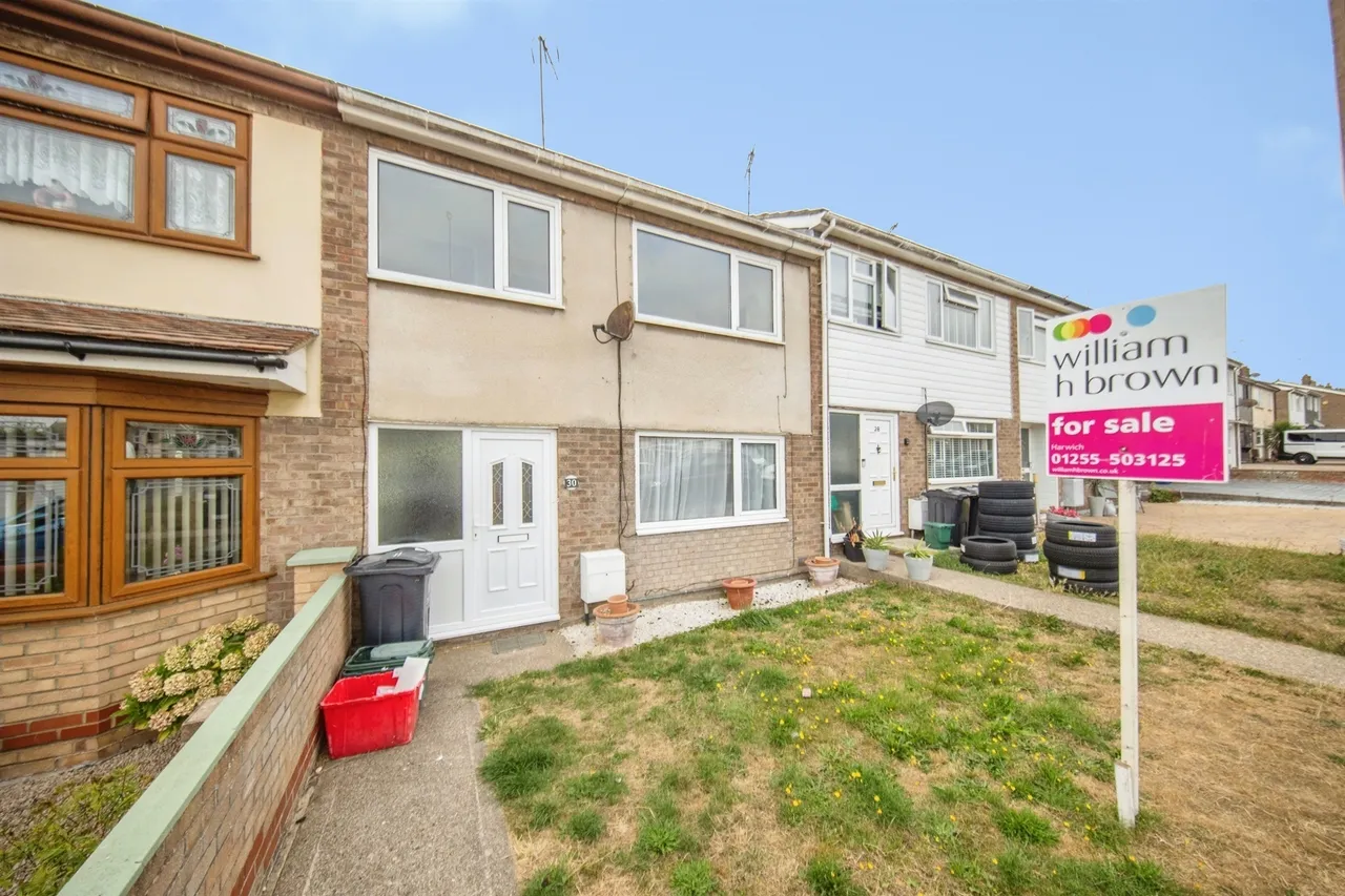 3 bed house for sale — Witch Elm, Harwich