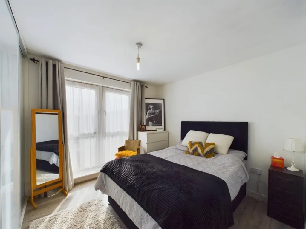 Admirals Way, Gravesend, DA12, photo 10