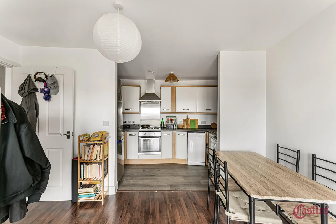 Harry Zeital Way, London, E5, photo 5