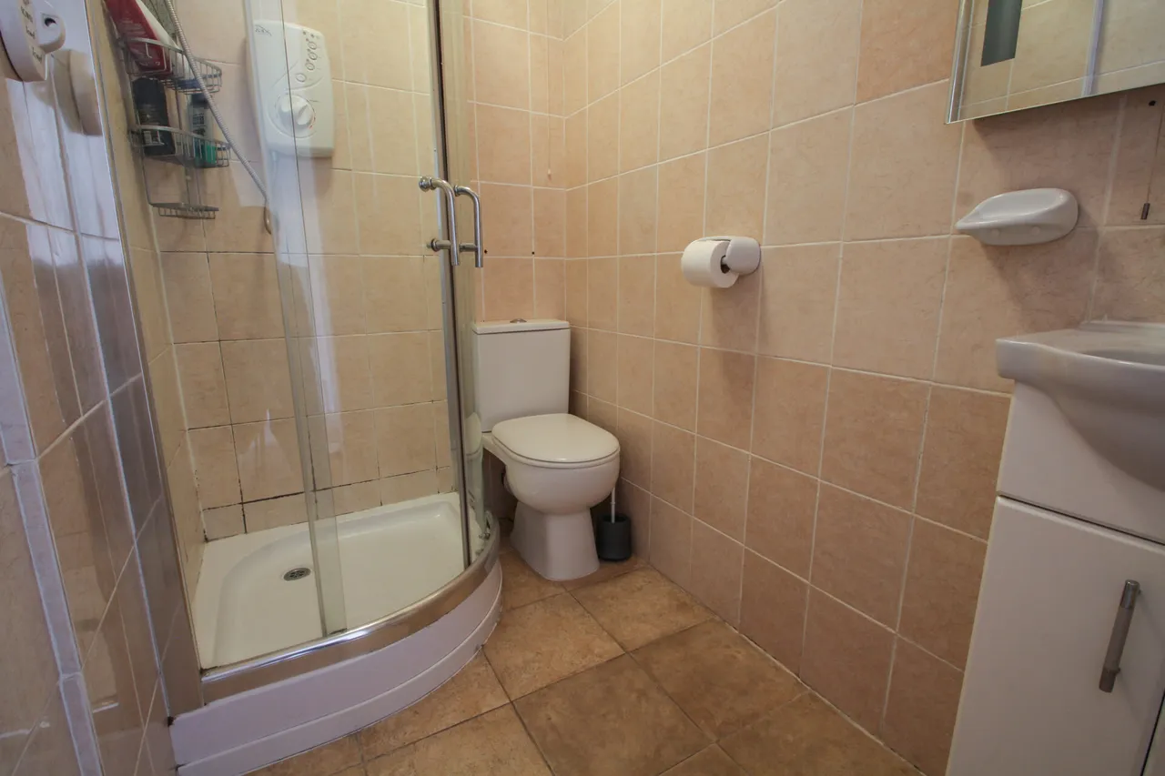 Upper Wickham Lane, Welling, photo 9