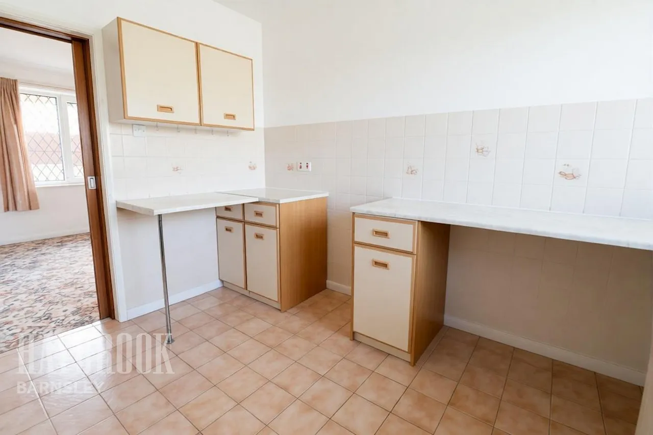 Melvinia Crescent, Wilthorpe, photo 4