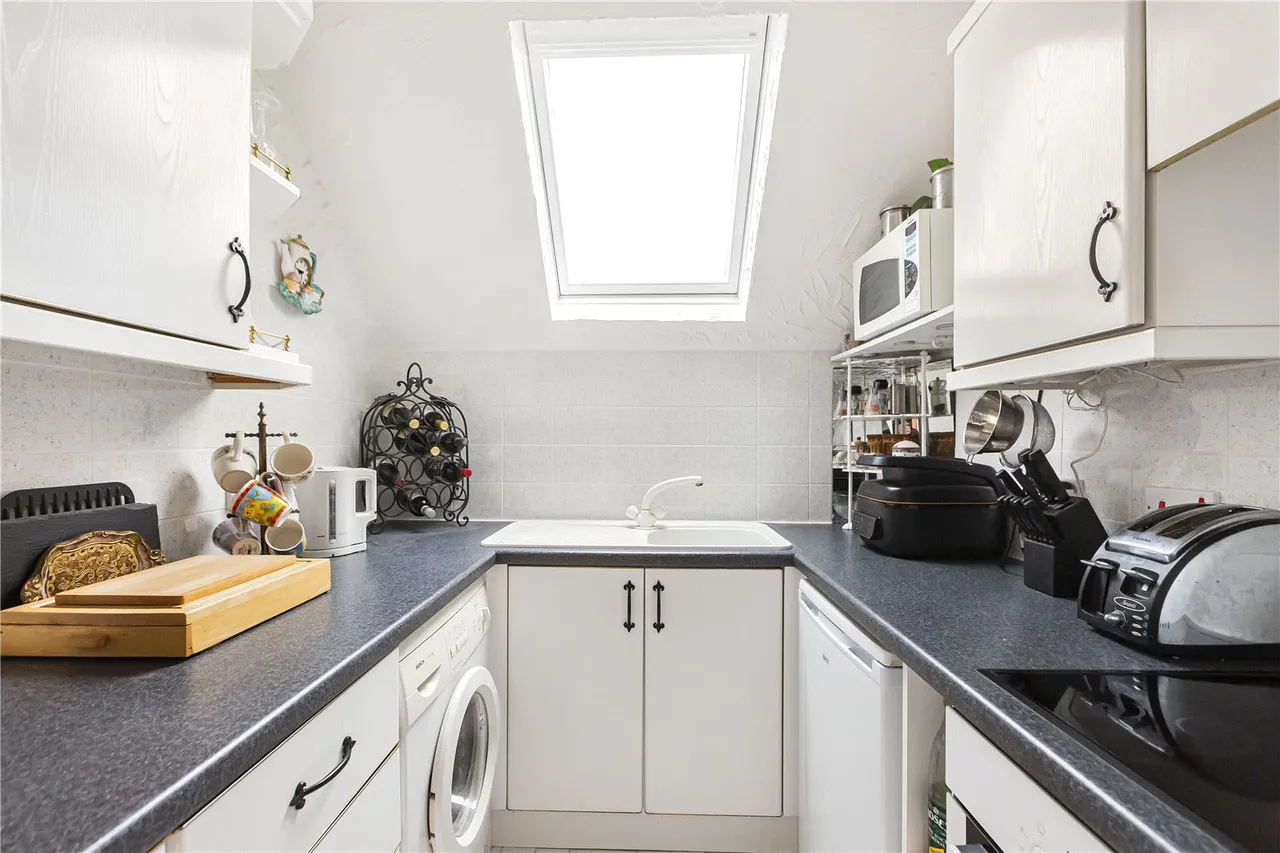 Crescent East, Hadley Wood, EN4 0EY, photo 8