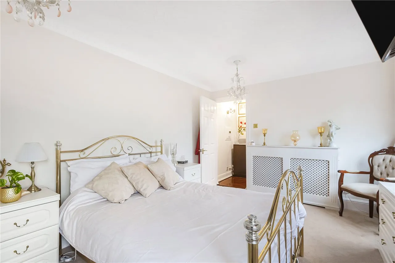 Crescent East, Hadley Wood, EN4 0EY, photo 11
