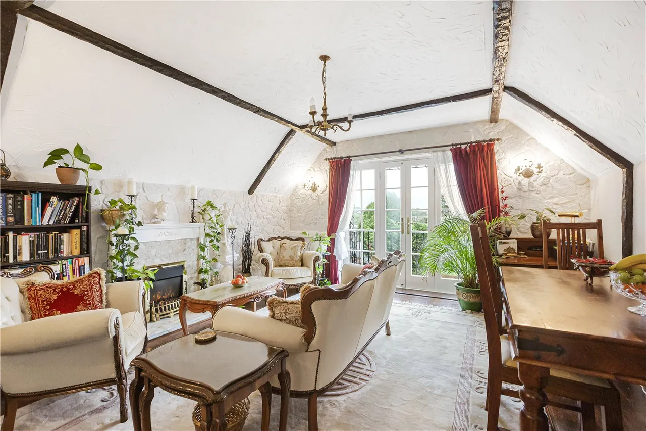 Crescent East, Hadley Wood, EN4 0EY, photo 5