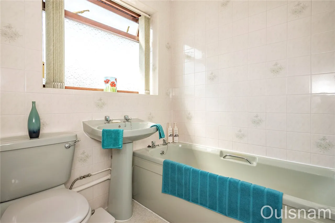 Gibb Lane, Catshill, Bromsgrove, Worcestershire, B61 0JP, photo 13