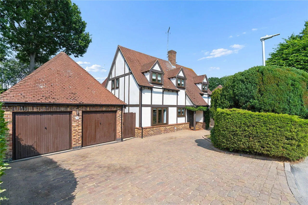 4 bed house for sale, Prescott, Langdon Hills, SS16