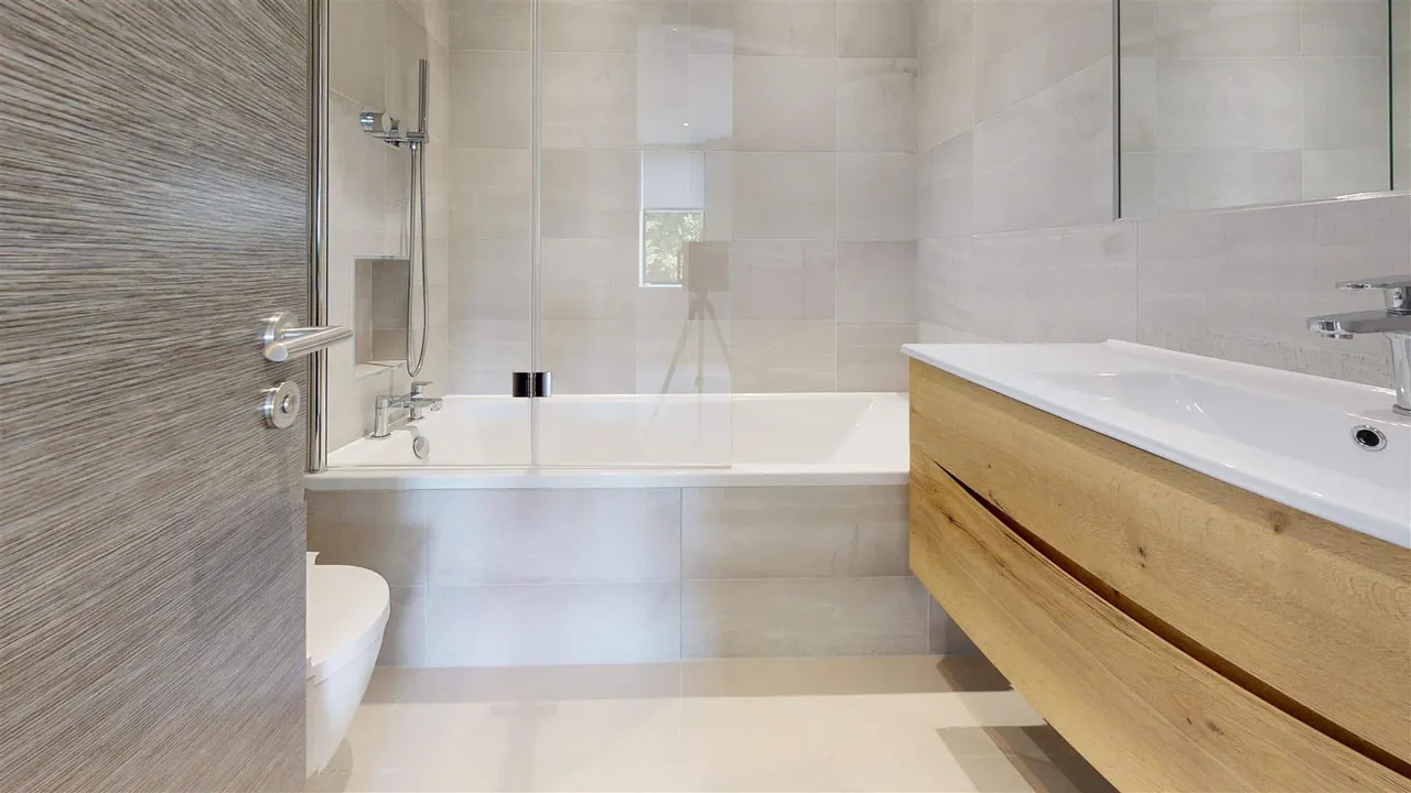 Westwood House, High Road, Chigwell, photo 5