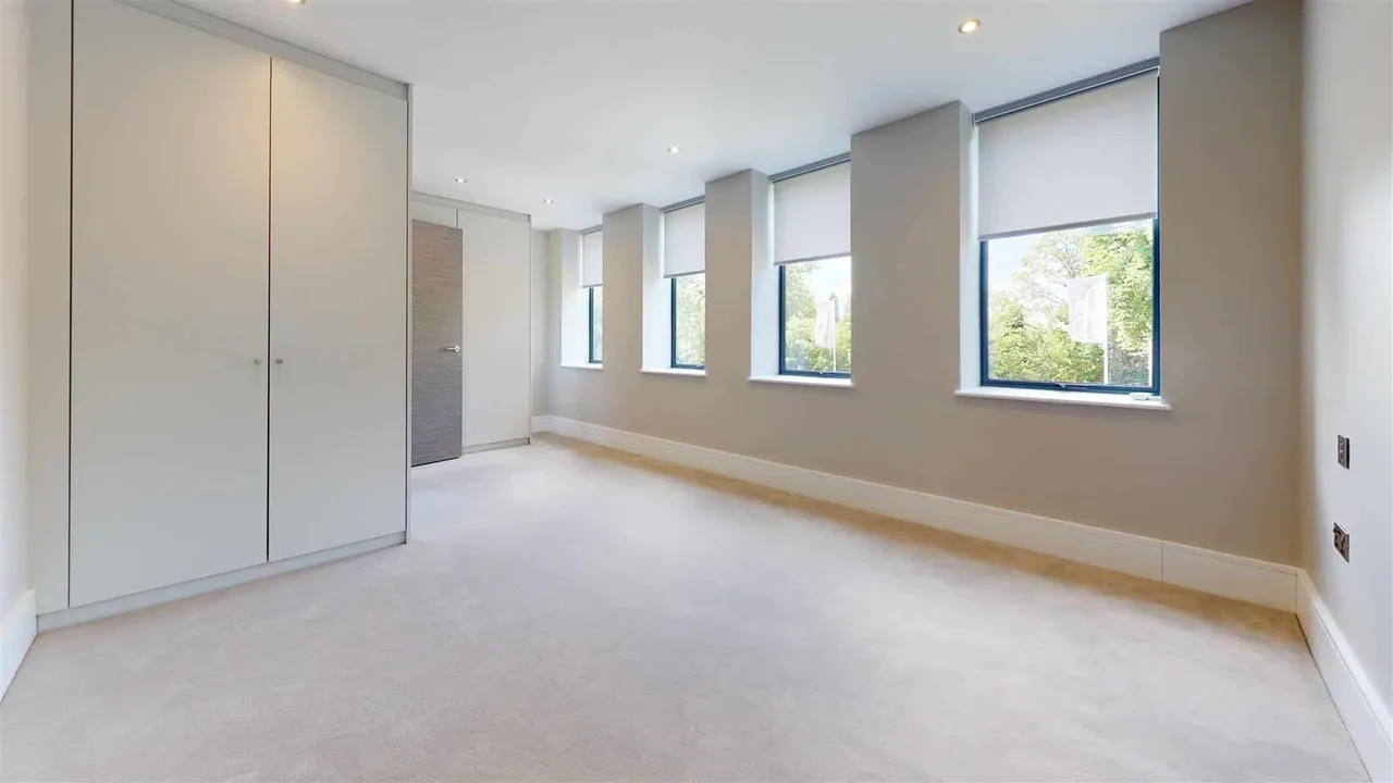Westwood House, High Road, Chigwell, photo 9