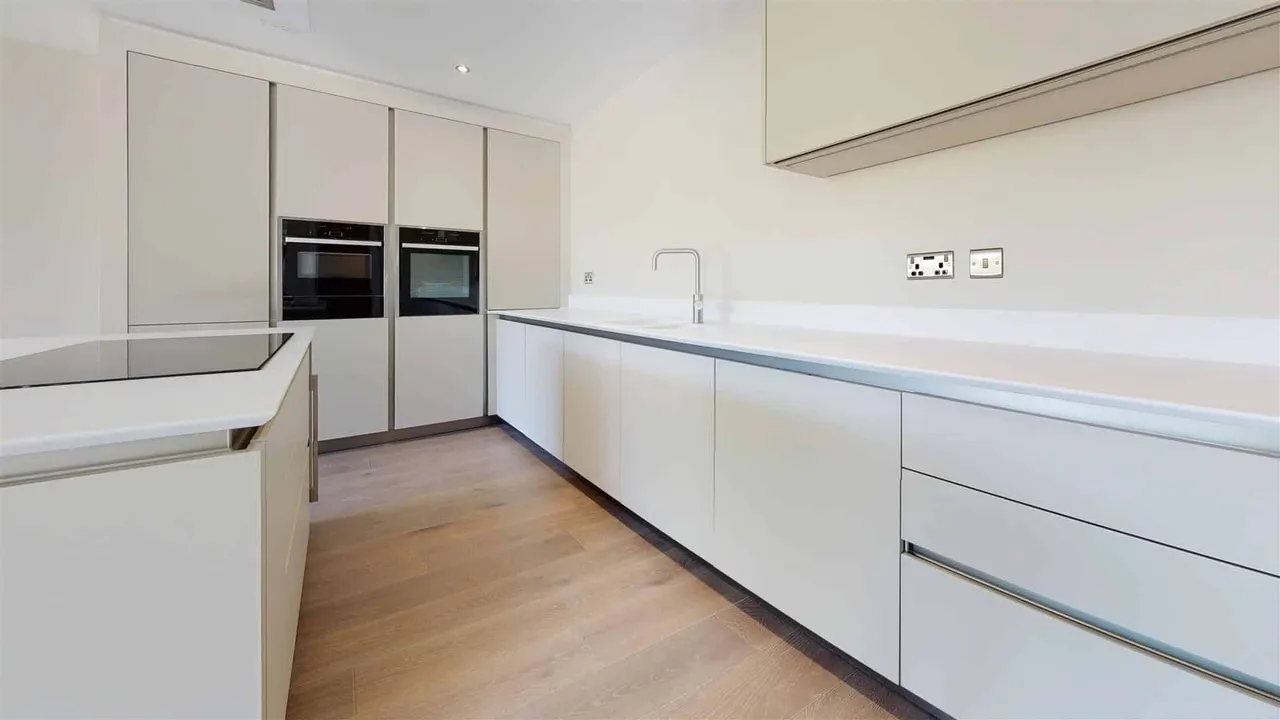 Westwood House, High Road, Chigwell, photo 7