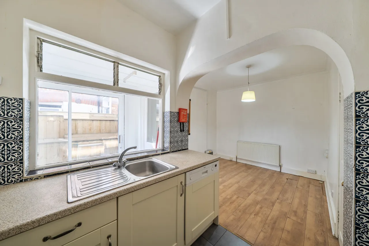 Four Bedroom Semi-Detached Family Home with Excellent Potential, HA1, photo 14