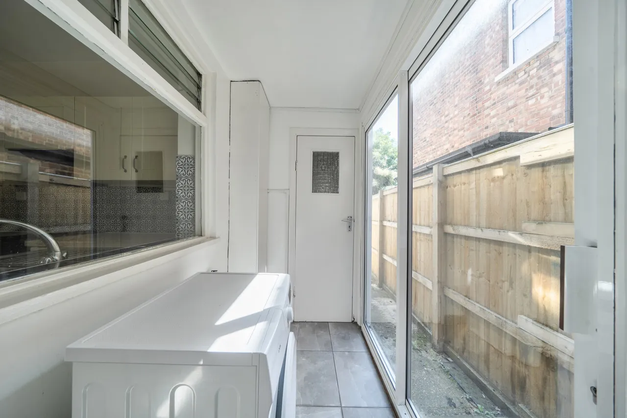 Four Bedroom Semi-Detached Family Home with Excellent Potential, HA1, photo 3