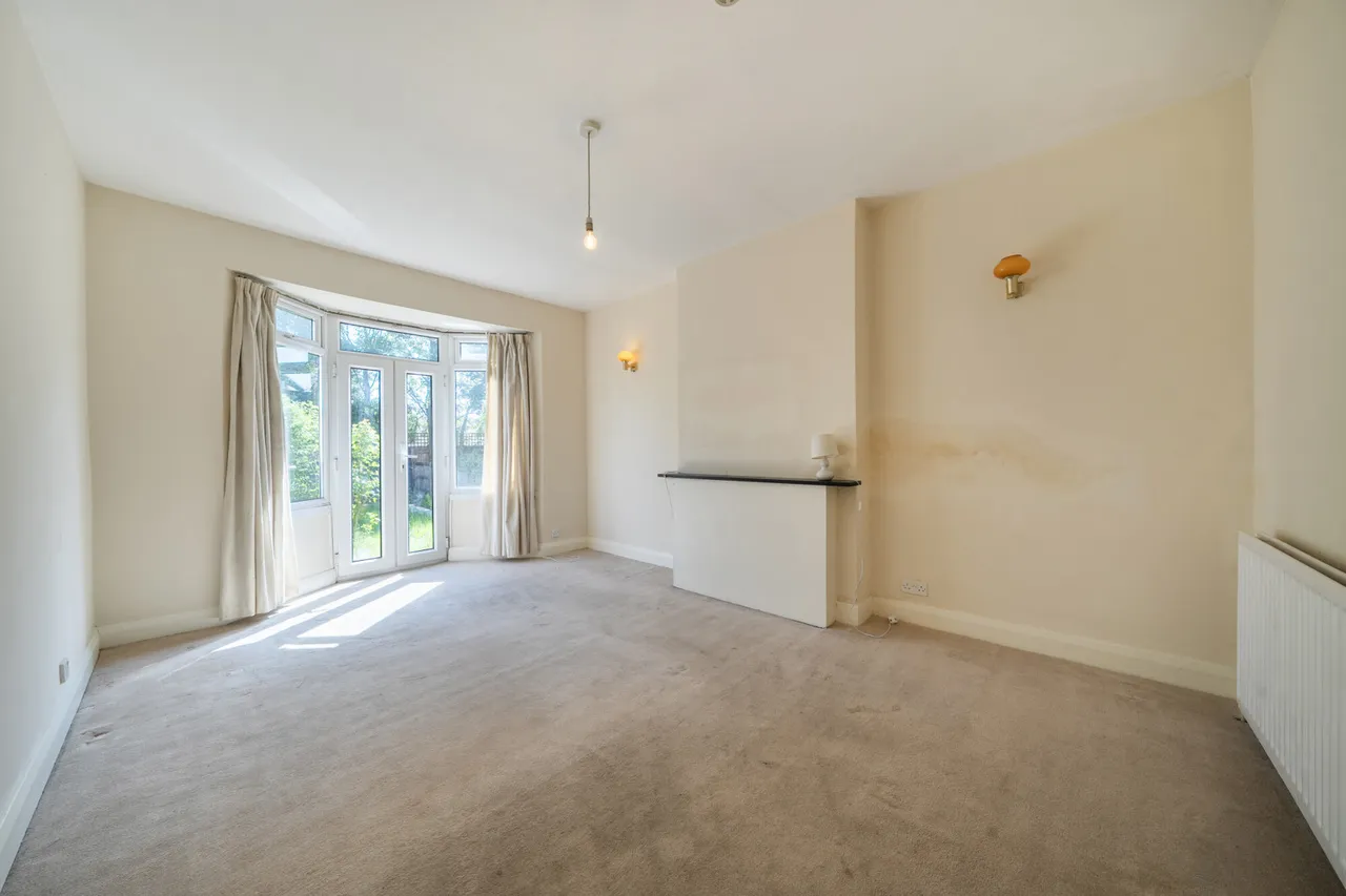 Four Bedroom Semi-Detached Family Home with Excellent Potential, HA1, photo 5
