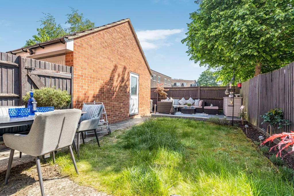 Derisley Close, Byfleet, KT14, photo 8