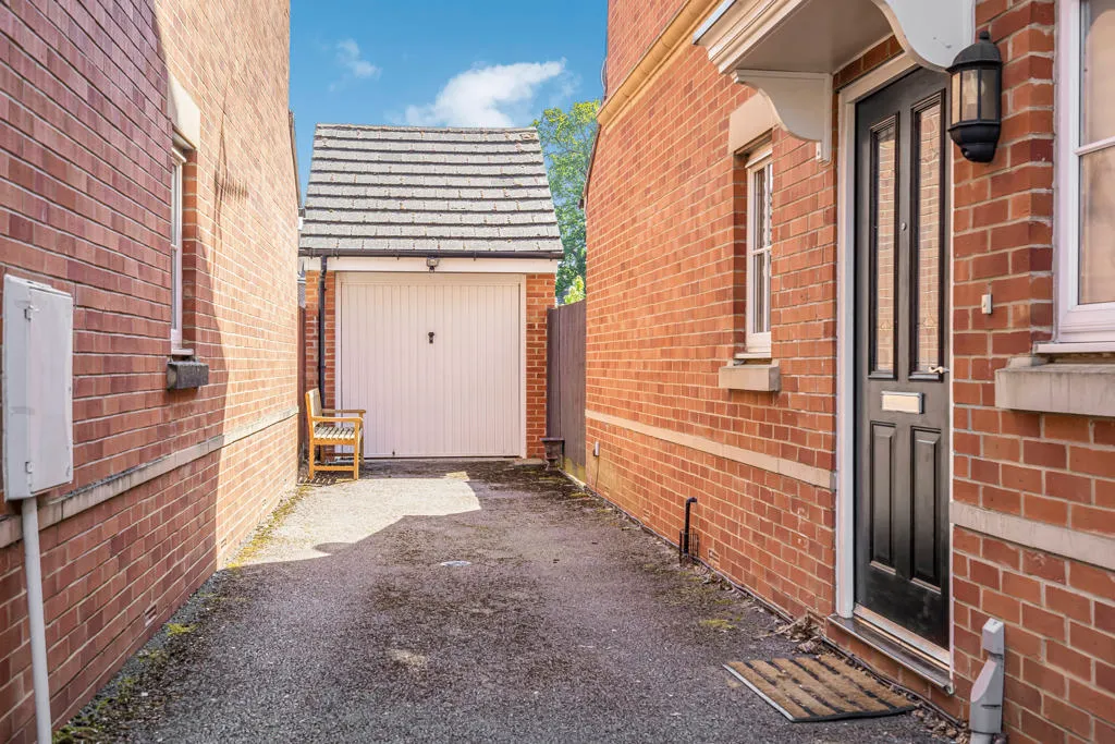 Derisley Close, Byfleet, KT14, photo 28
