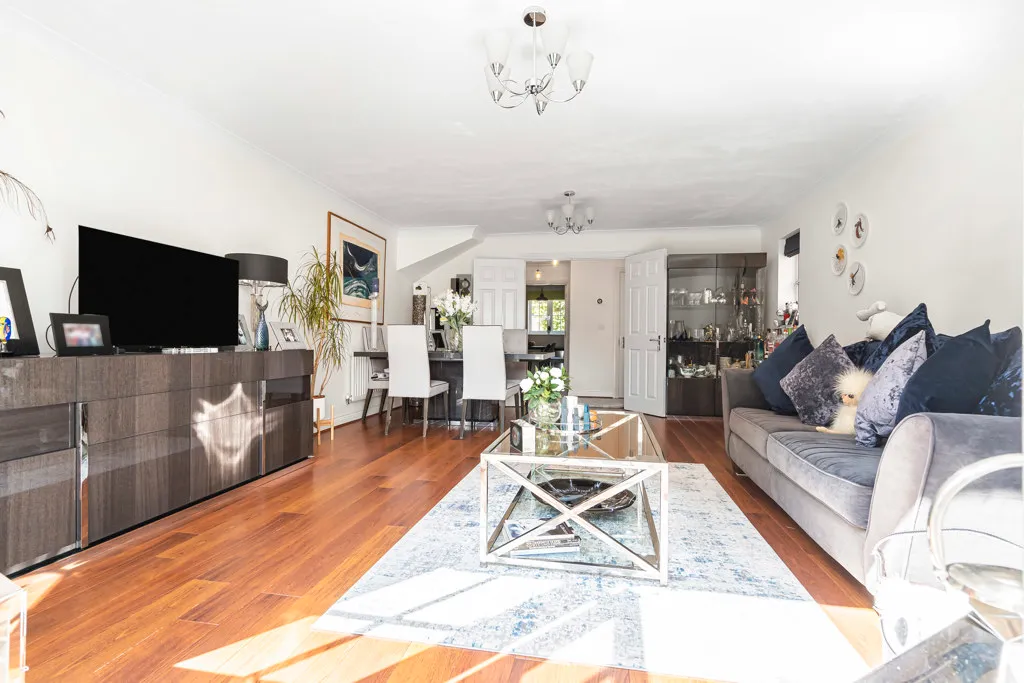 Derisley Close, Byfleet, KT14, photo 10