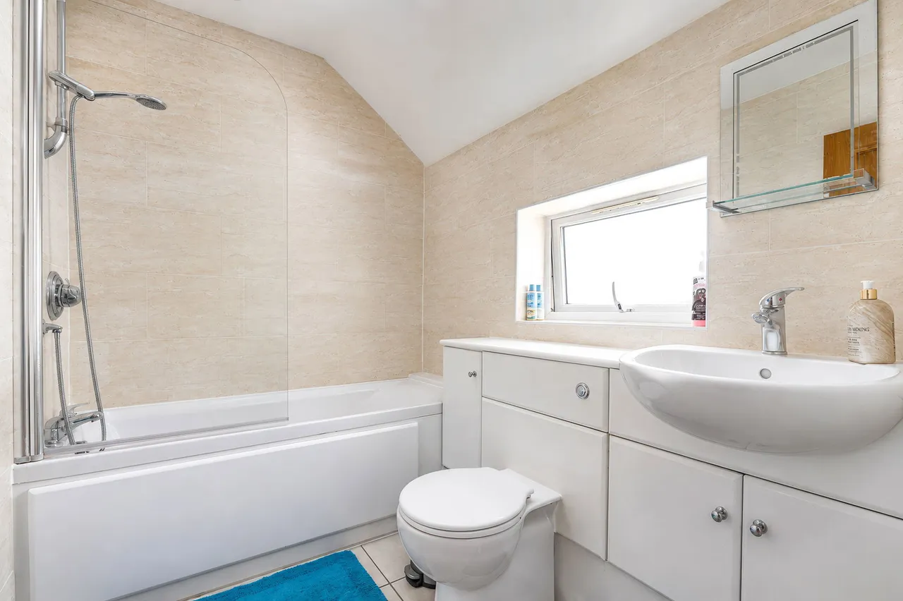 Moat Close, Colne, PE28, photo 12