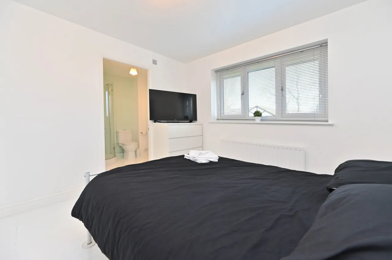 Danebower Road, Trentham, Stoke - On - Trent, photo 7