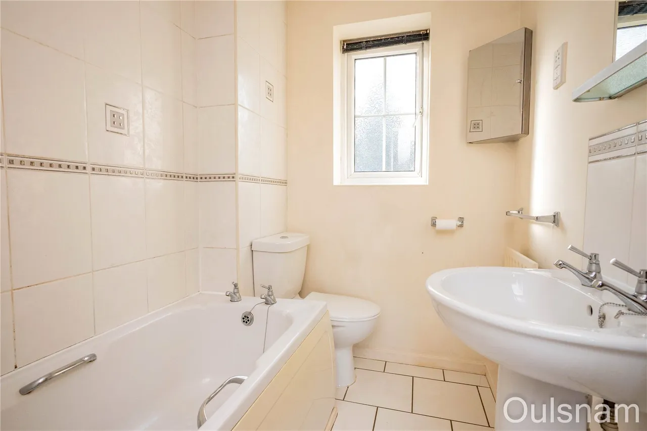 Knowesley Close, Bromsgrove, Worcestershire, B60 2RG, photo 11