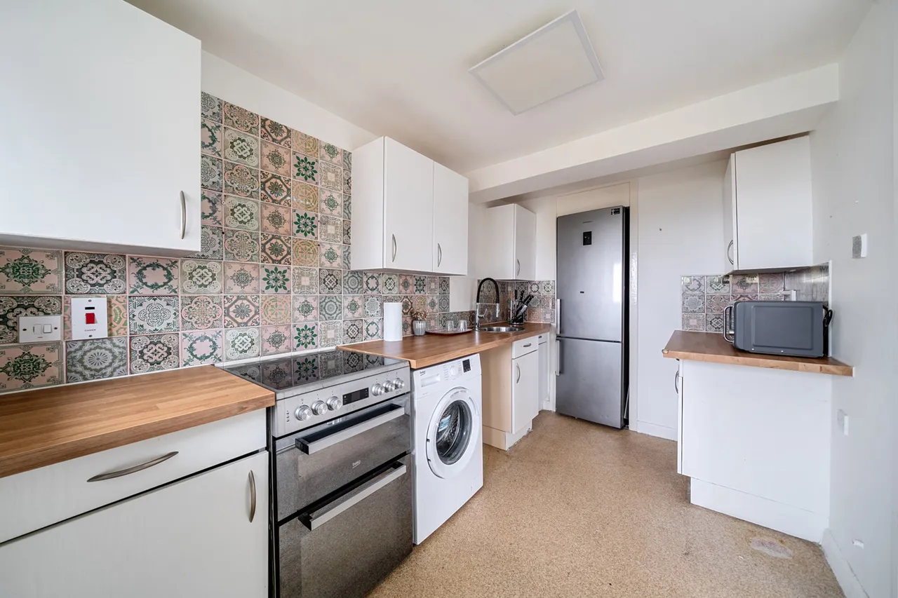 Newmarket Avenue, Northolt, UB5, photo 3