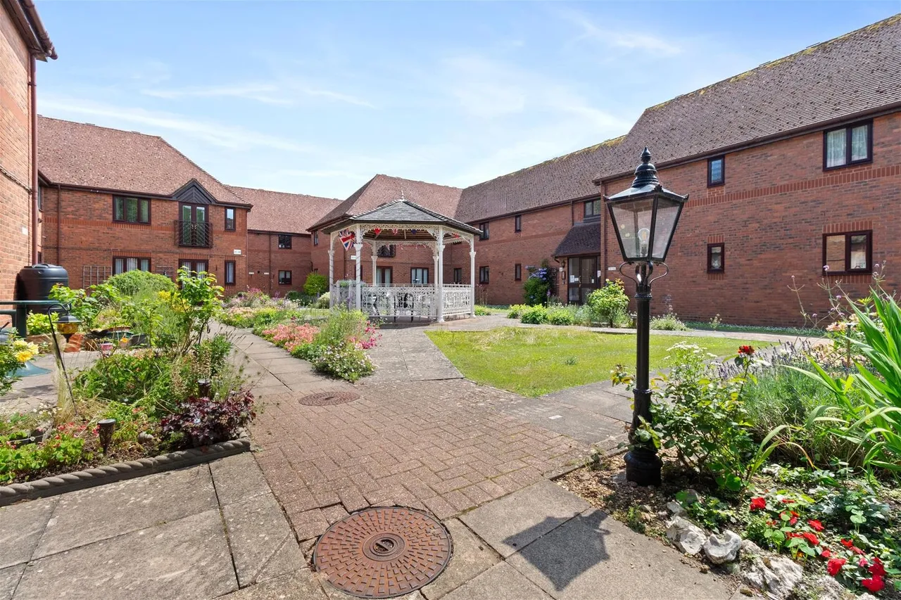 Offington Lane, Worthing, photo 16