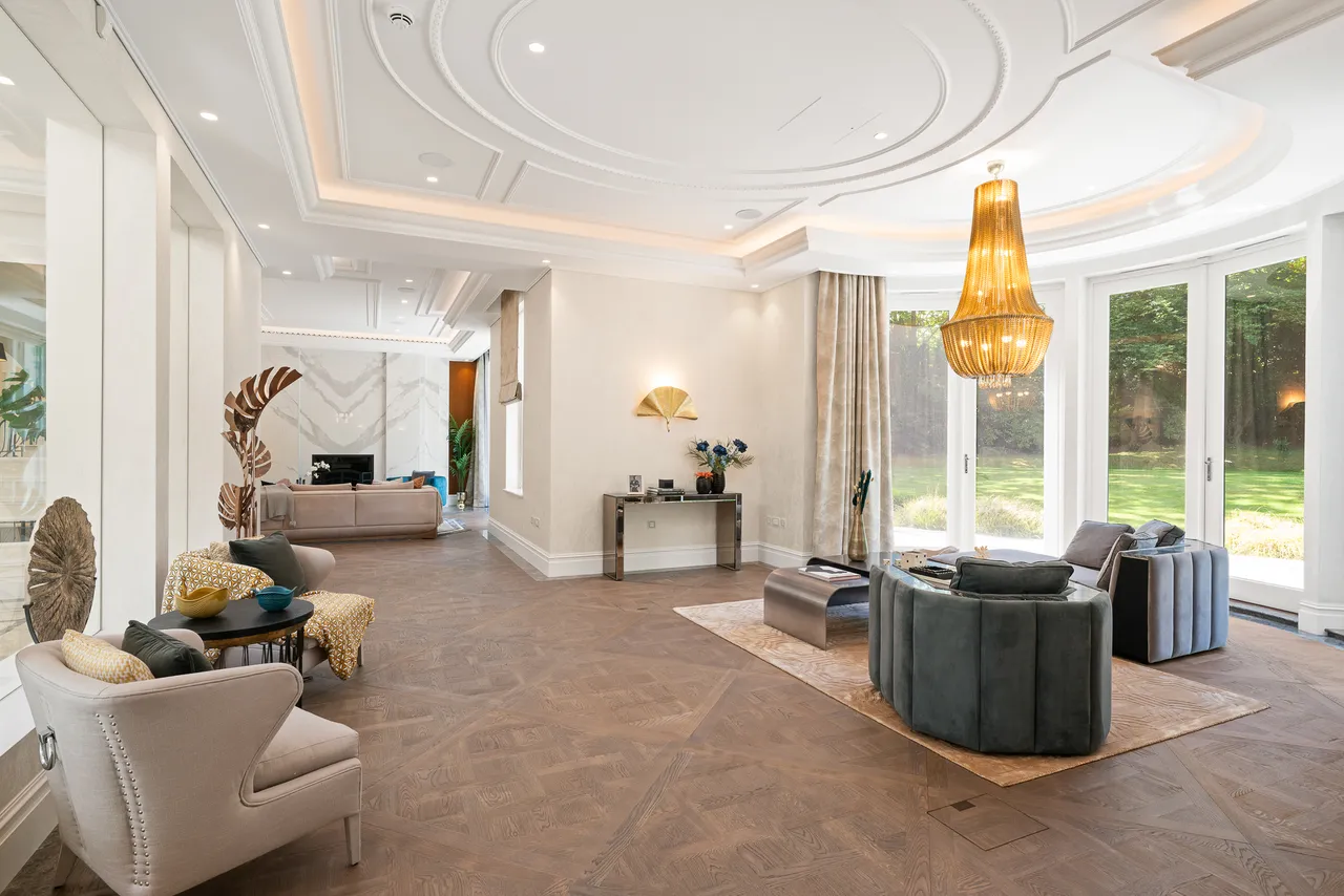 Parklands, St George's Hill, KT13, photo 4