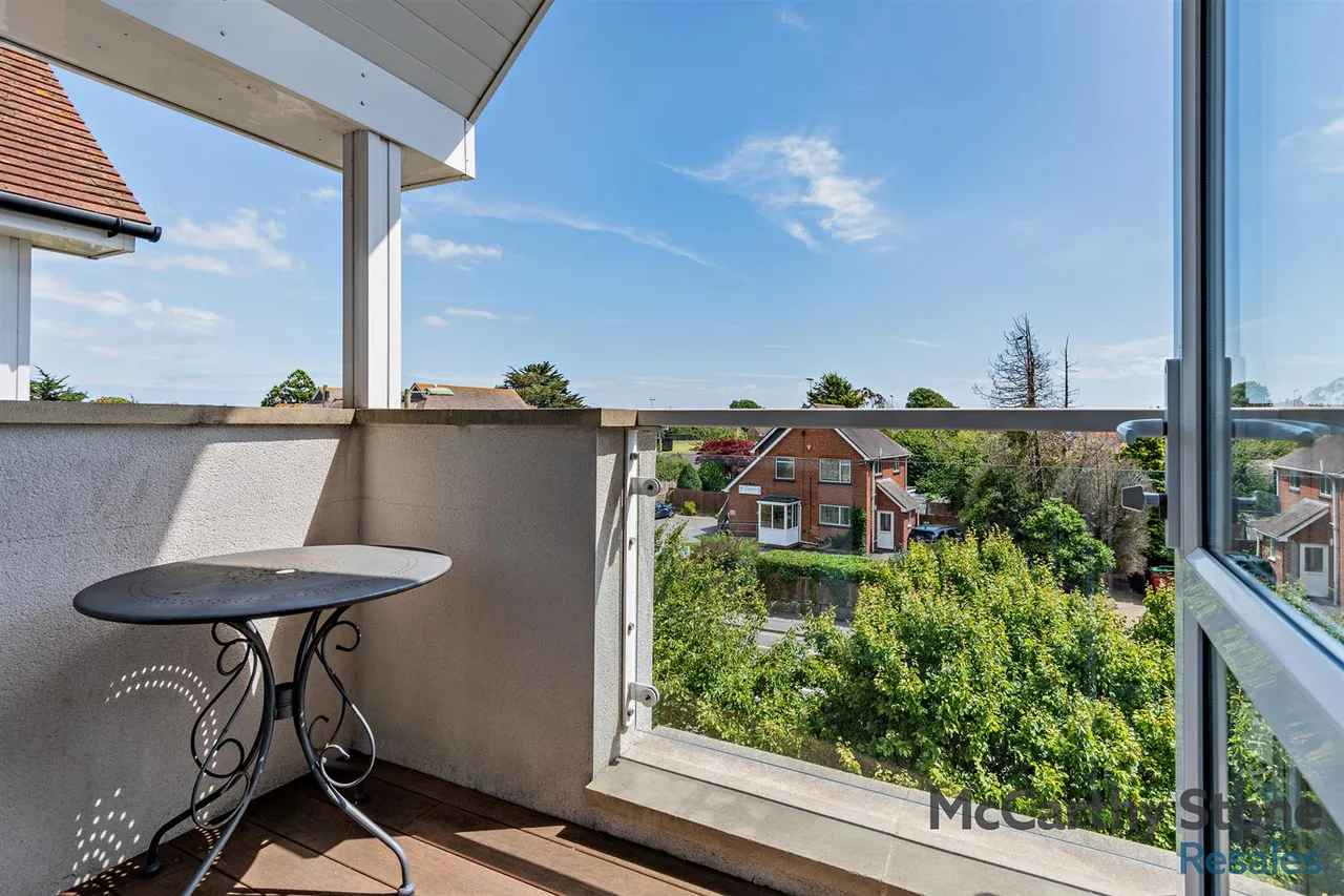 Avenue Road, Lymington, SO41, photo 2