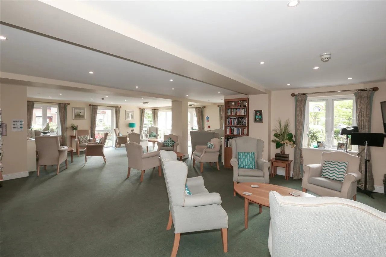 Avenue Road, Lymington, SO41, photo 11