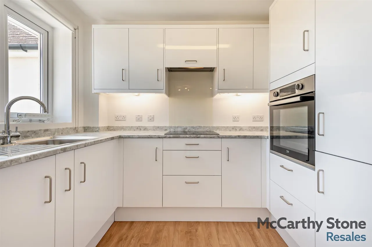 Avenue Road, Lymington, SO41, photo 6