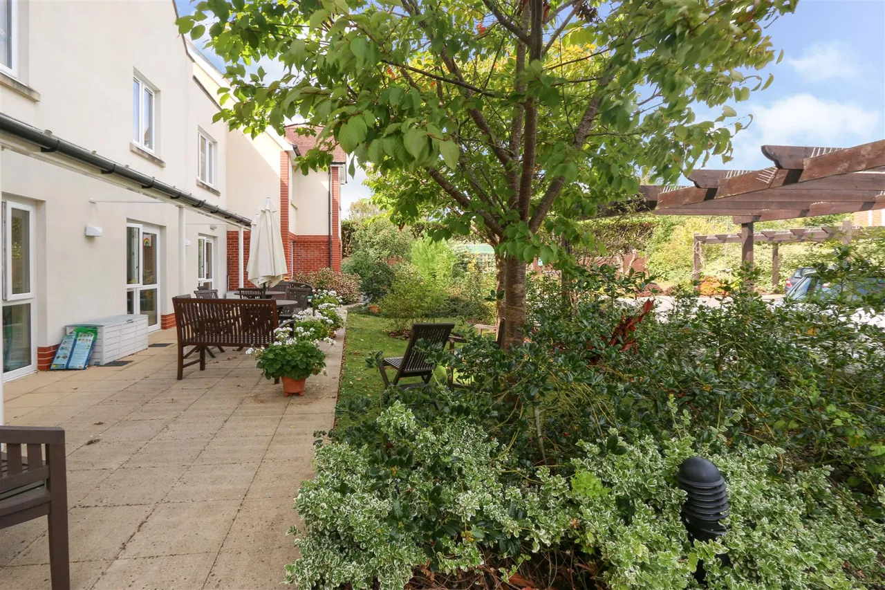Avenue Road, Lymington, SO41, photo 14