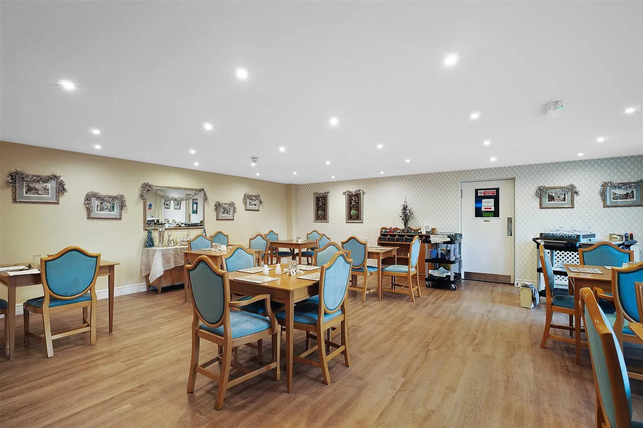 Avenue Road, Lymington, SO41, photo 15