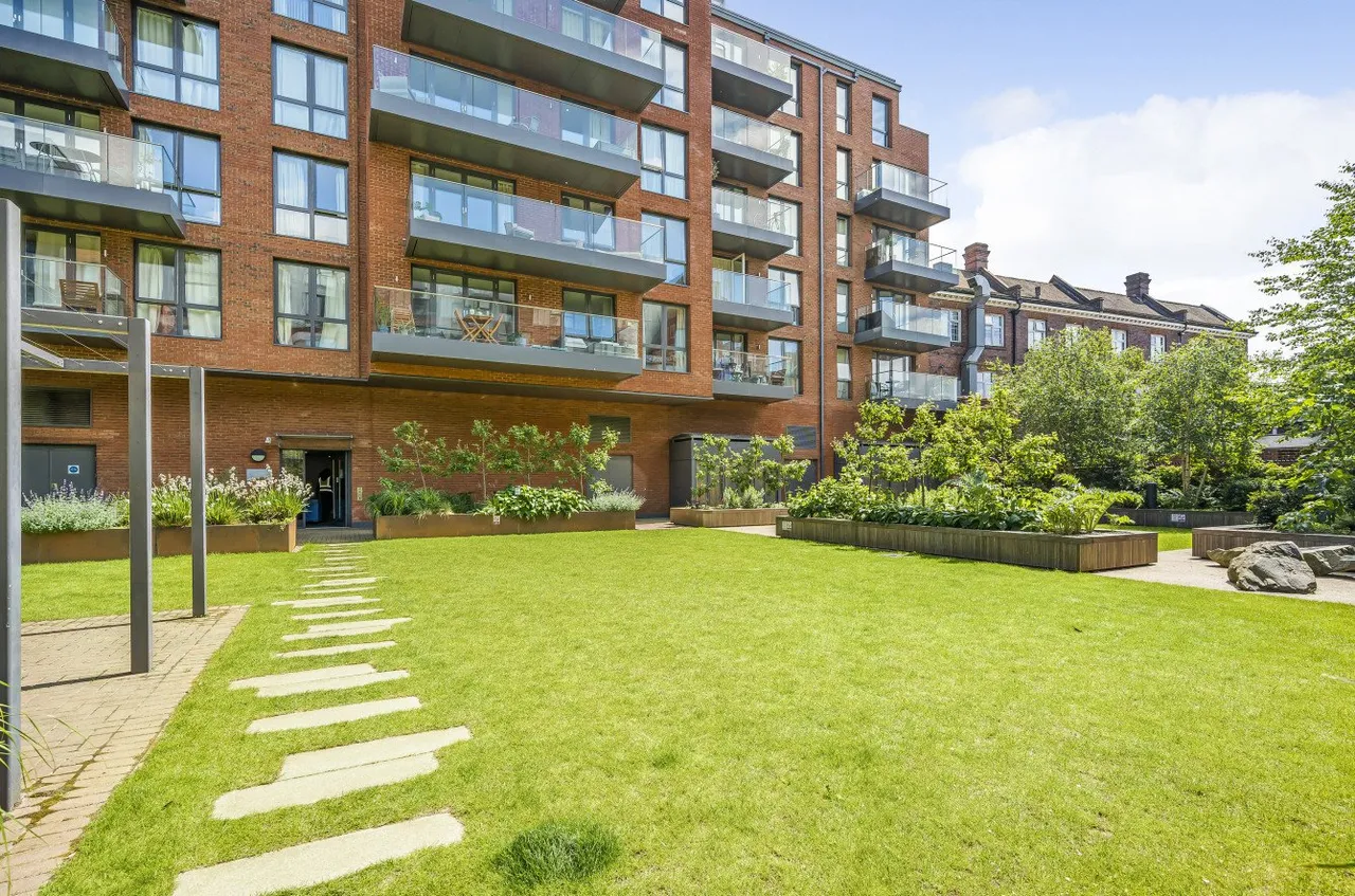 Gaumont Place, Streatham Hill, London, SW2, photo 2