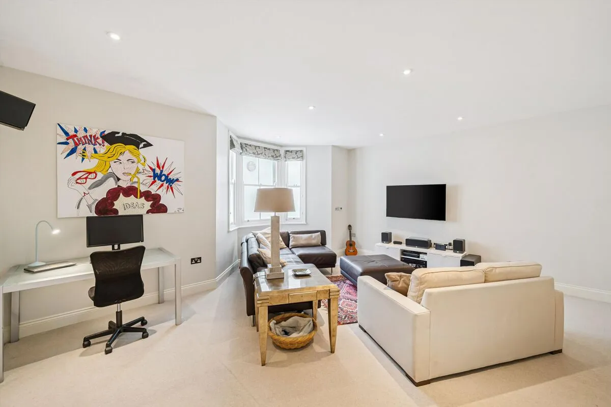 Nicosia Road, London, SW18, photo 12