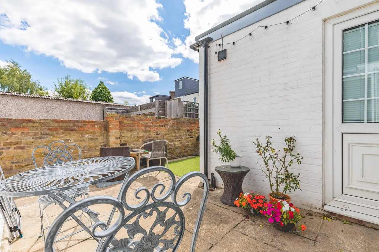 Albert Cottages, Clewer Hill Road, Windsor, Berkshire, SL4 4BT, photo 9