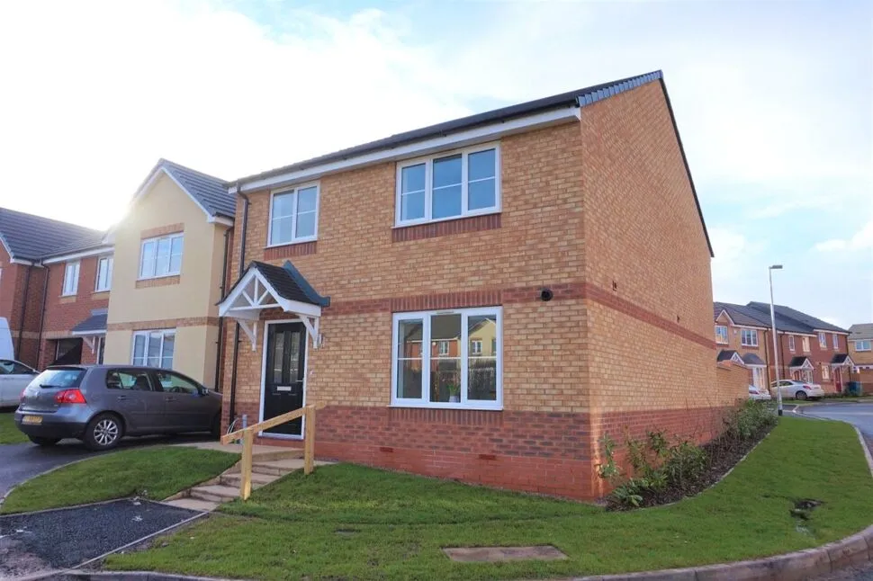 4 bed house for sale — Dunbar Close, Stafford, Staffordshire, ST16