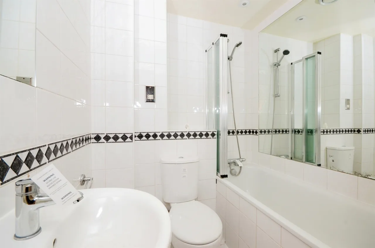 Lyon Road, Harrow, HA1, photo 6