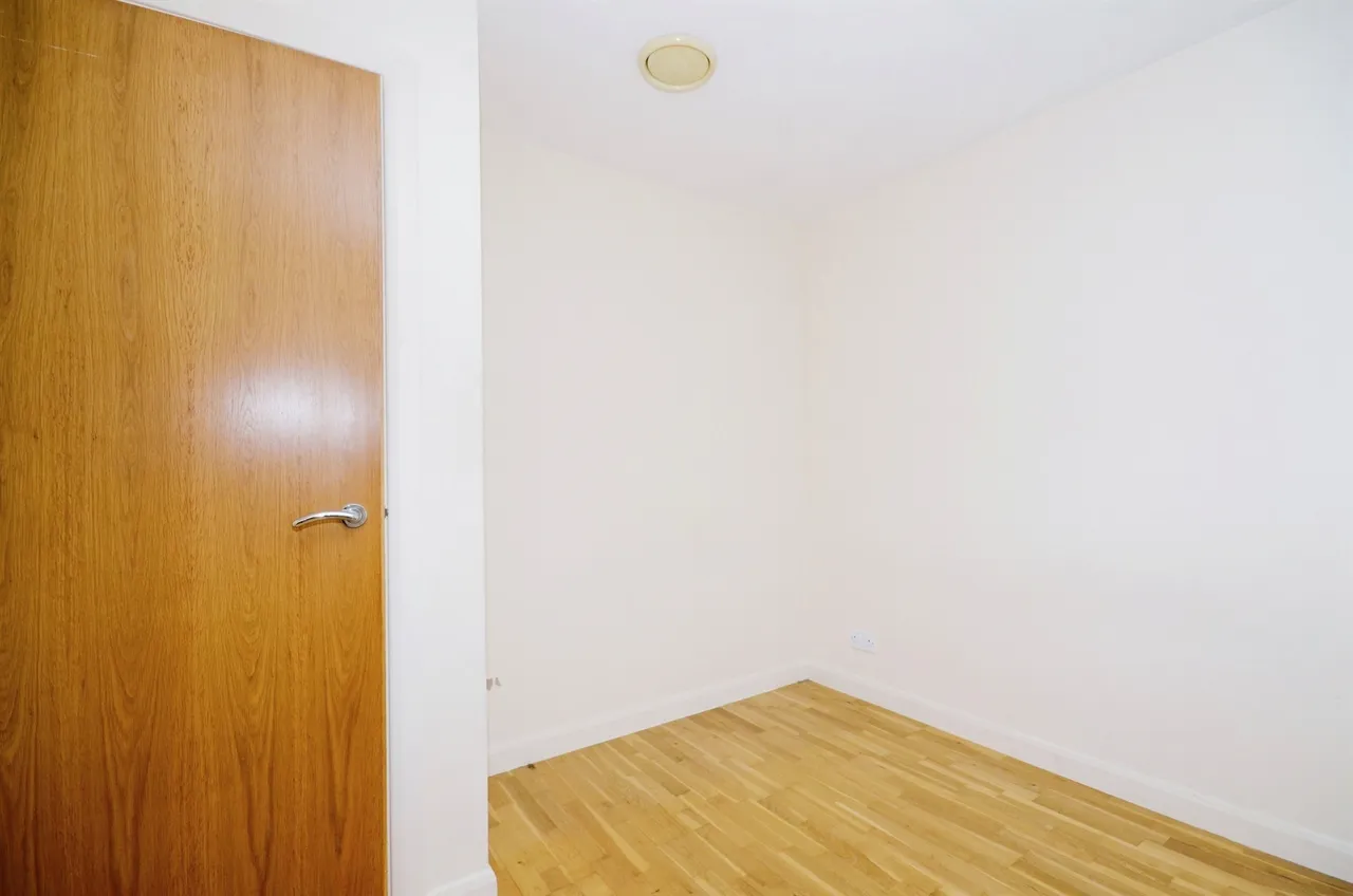 Lyon Road, Harrow, HA1, photo 8