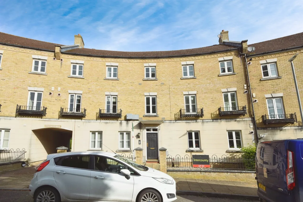 2 bed flat for sale, Mary Ruck Way, Black Notley, CM77