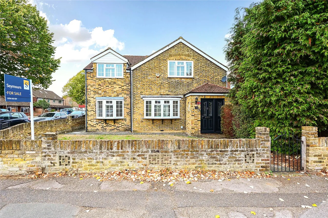 4 bed house for sale, School Road, Ashford, TW15