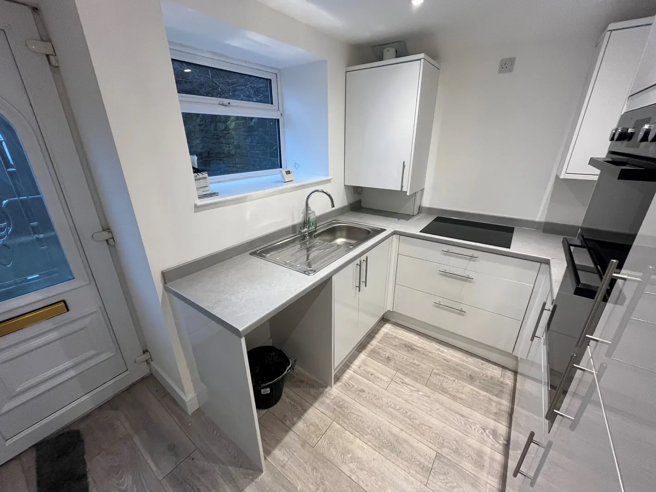 2 bed flat to rent, Commerical street, Ferndale, CF43