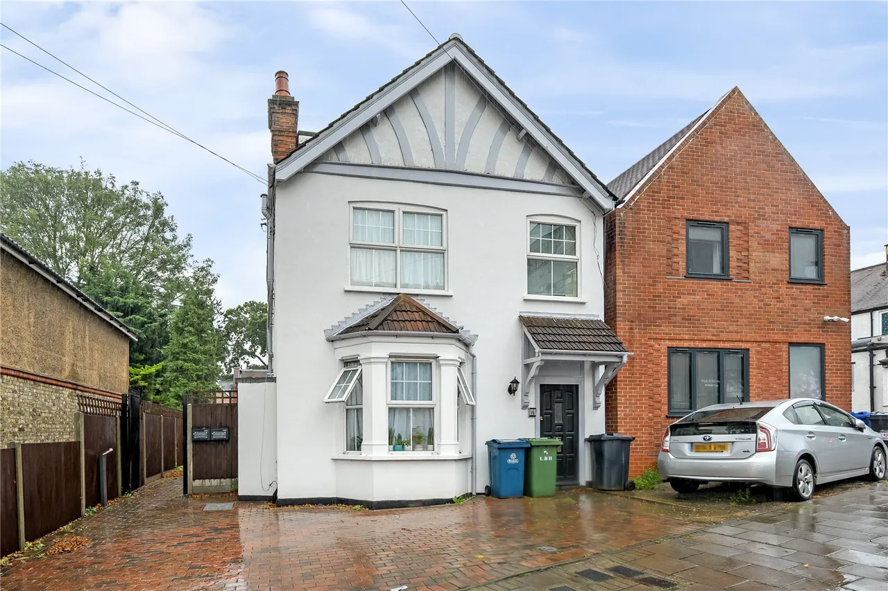 2 bed flat for sale, Elm Park, Stanmore, HA7