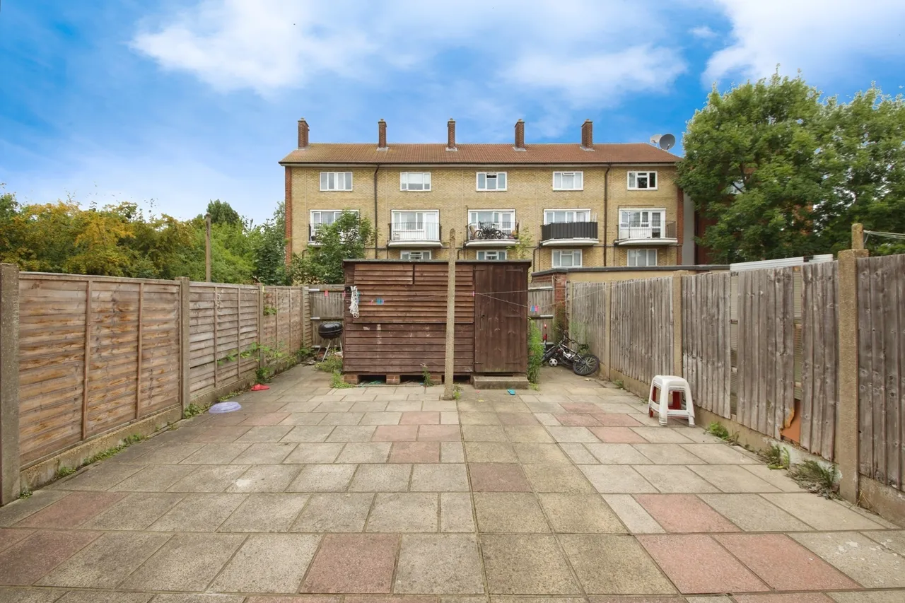 Montagu Road, London, N9, photo 16