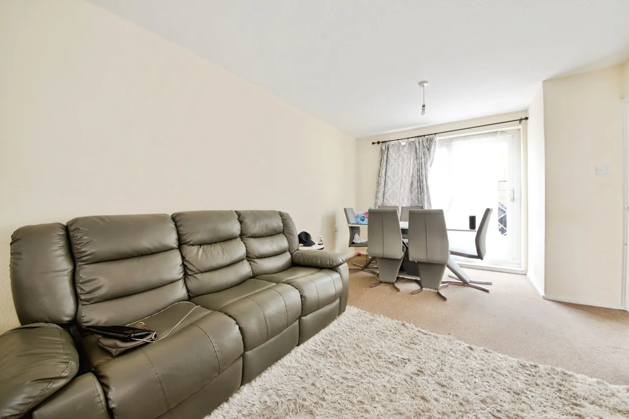 Montagu Road, London, N9, photo 4