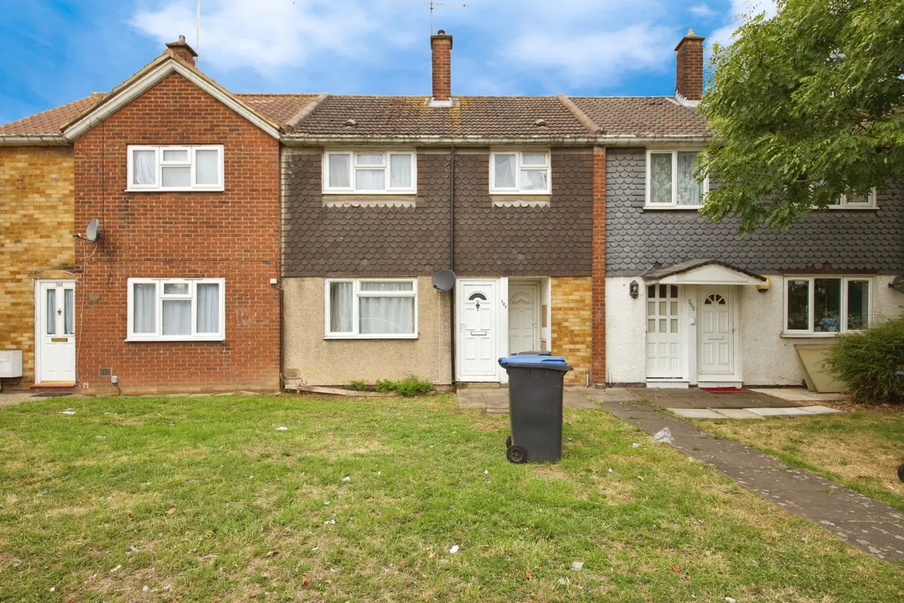 3 bed house for sale — Montagu Road, London, N9