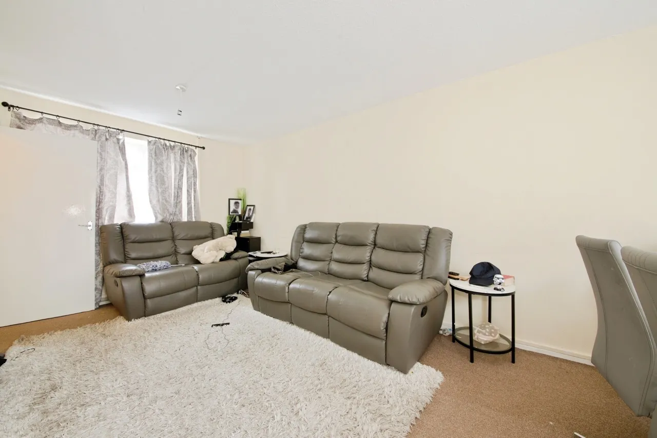 Montagu Road, London, N9, photo 2