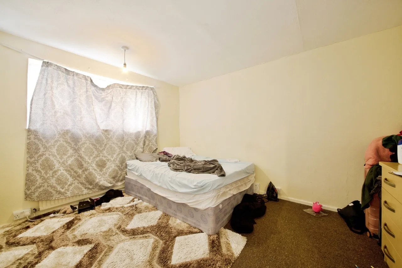Montagu Road, London, N9, photo 12