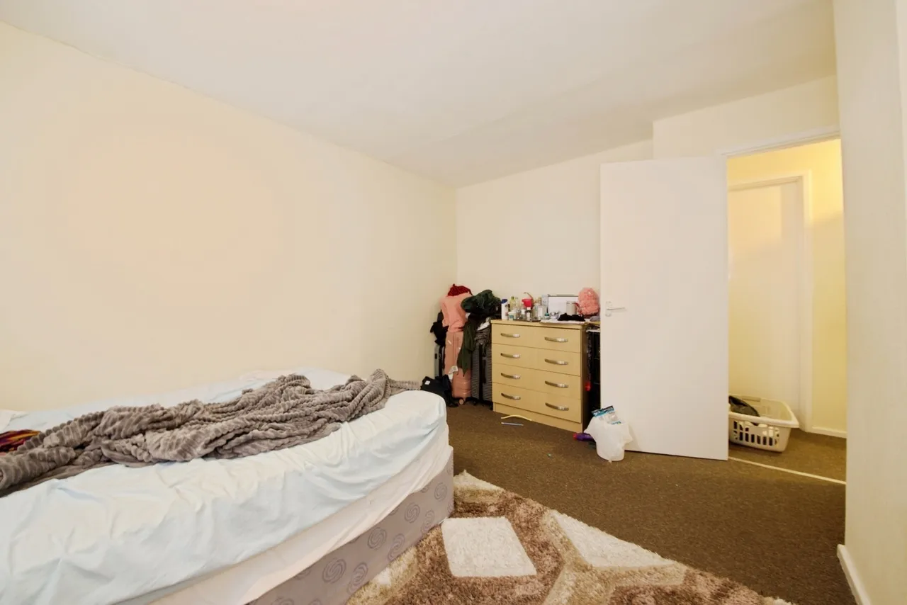 Montagu Road, London, N9, photo 10